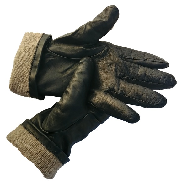Lord & Taylor Accessories - Lord & Taylor 100% leather & cashmere lining